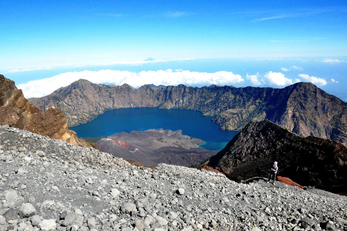 Hiking Mount Rinjani 